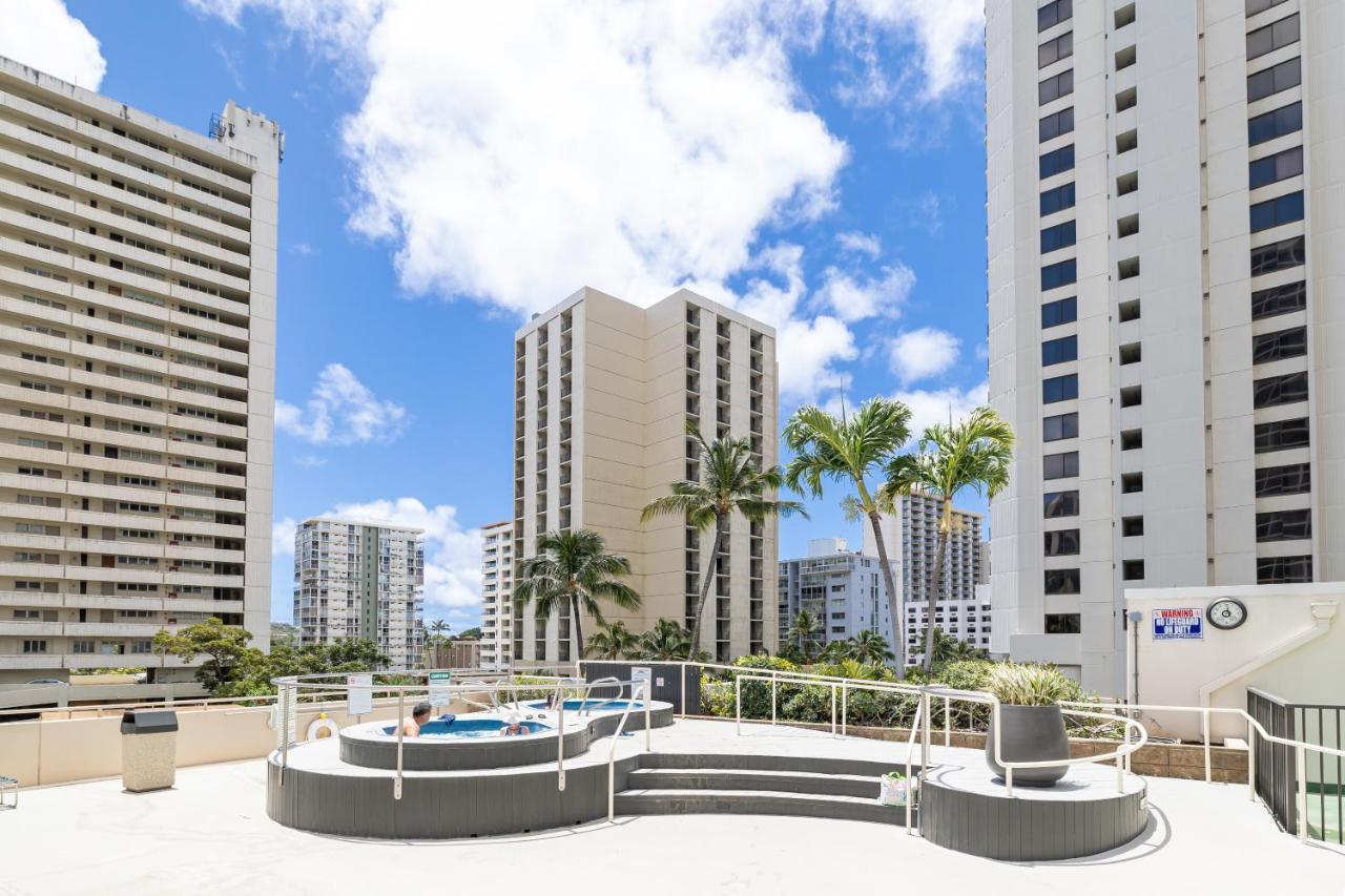 Aloha Vibes With Ocean Views, Near Beach & Parking! Honolulu Exterior photo